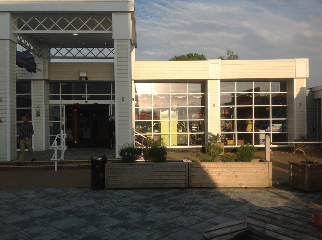 Ritz Summerhouse Hotell Hastings Rum bild